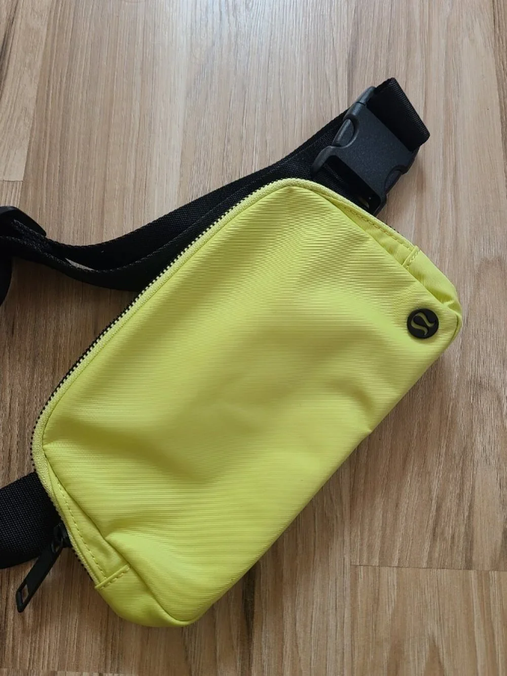lululemon athletica excellent pre